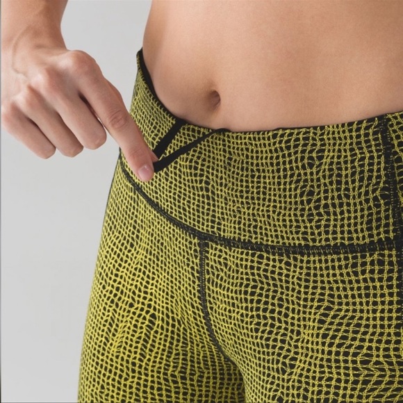 Lululemon Pace Rival crop mesh fall net toxic black leggings - Picture 3 of 9